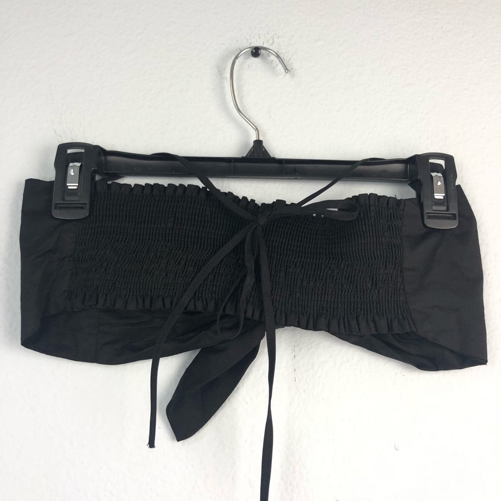 Lulu’s black St. Bart’s tie-front halter crop top - Picture 6 of 8